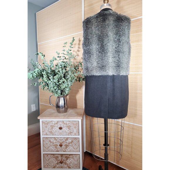 Like new and one-of-a-kind DKNY Jeans Faux Fur + Wool size S/M Longline Vest - Picture 2 of 16
